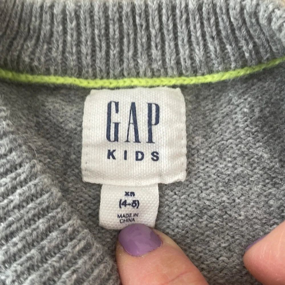 Gap Kids sweater - size 4/5